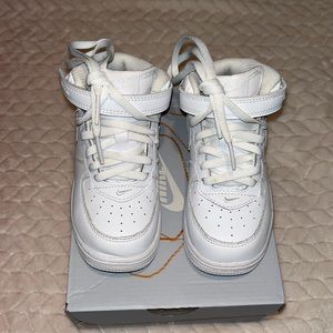 All white Nike Jordan Air Force 1 mid toddler girls 9c